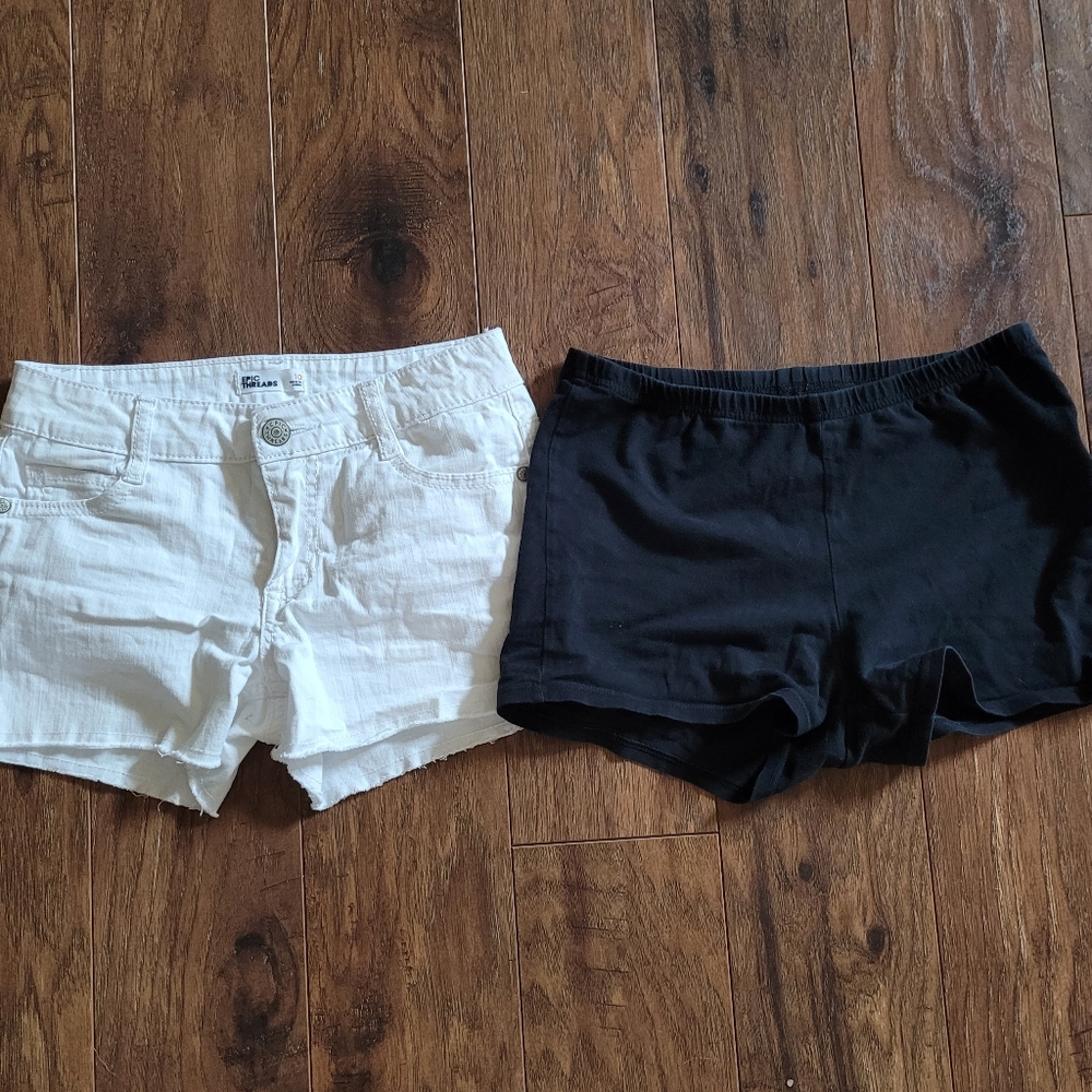 Girls L 10 shorts